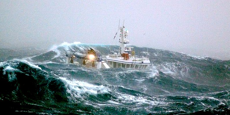 Stormy-Seas-Trawler-North-Sea-October-Waves.jpg