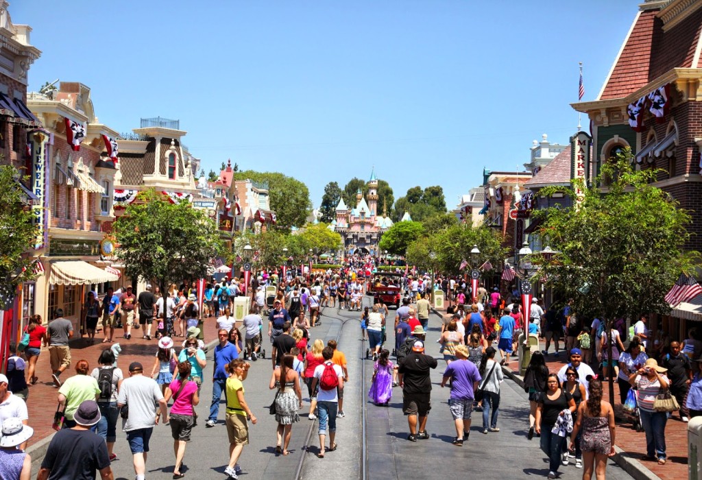 Disneyland+July+Crowds