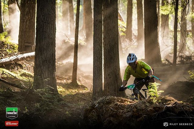 Moon dust was unavoidable on pretty much every stage of the week. Made for some mind blowing lighting though! @mtbfierek shredding chain-less // @transbcenduro @trekbikes #transbcenduro #revelstoke #enduromtb