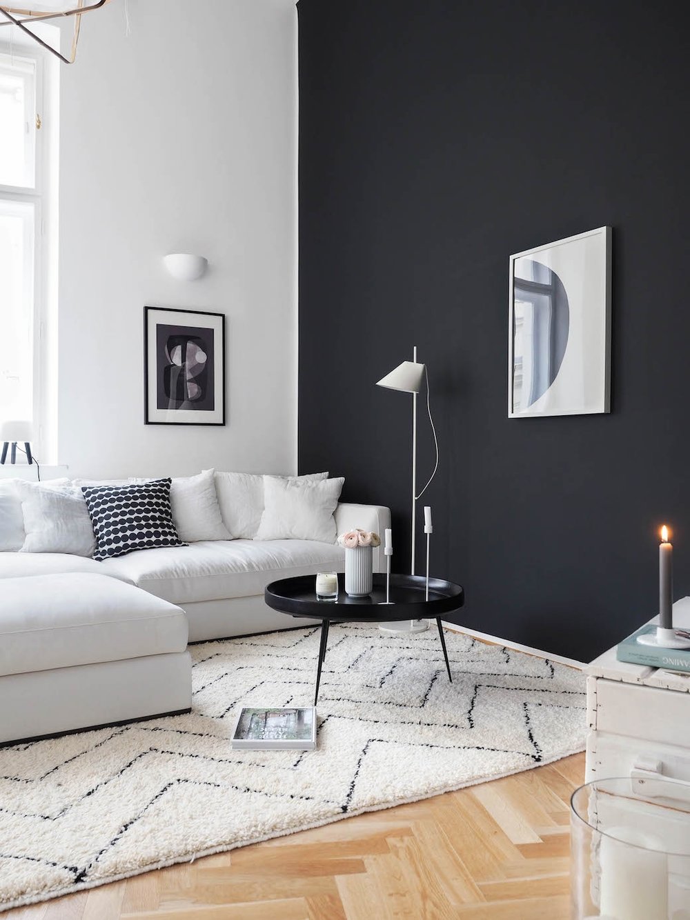  Wall Color: "Off Black“ from  Farrow&Ball . 