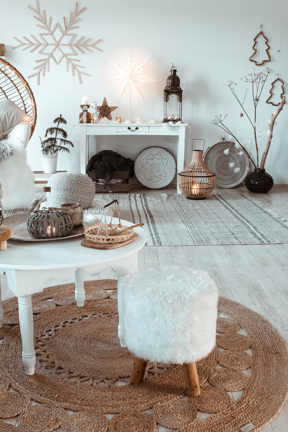 Visit This Warm, Natural Boho German Home For The Holidays
