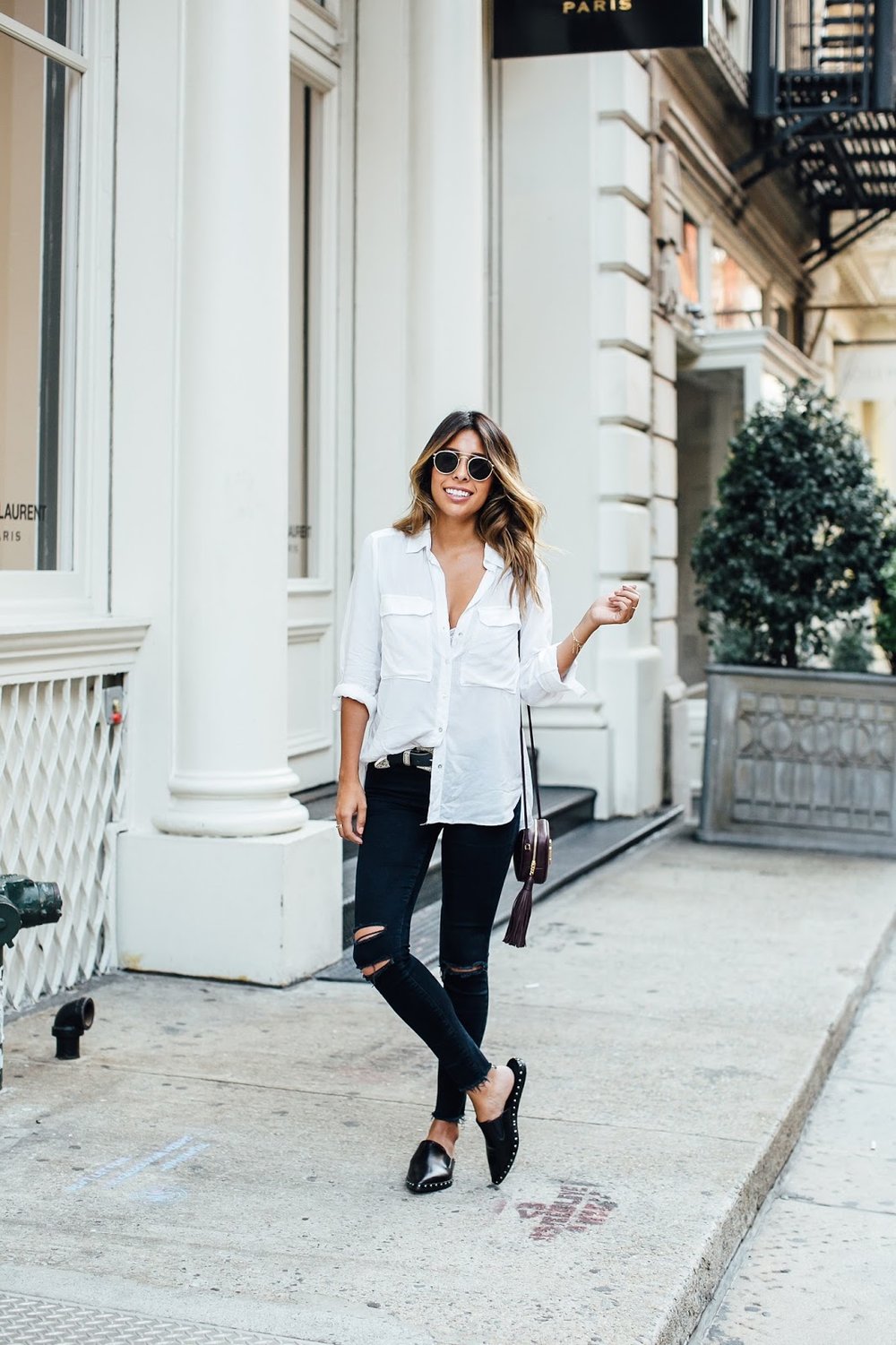 jeans and tee outfit, fall uniform, how to wear slides, how to have capsule wardrobe