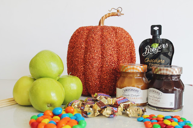 ingredients for delicious candy apples, halloween treats, how to use halloween candy for treats