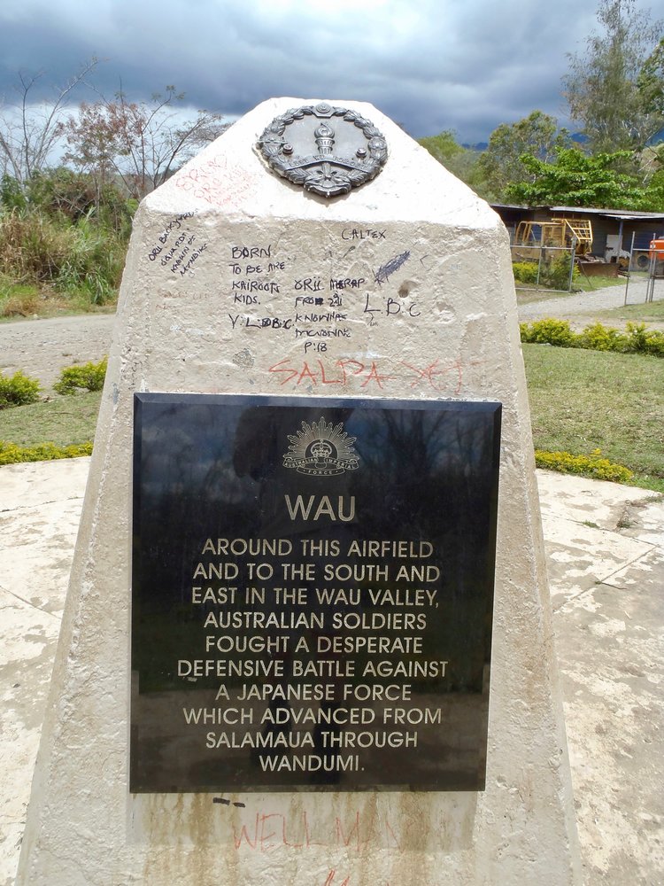 The memorial in the centre of Wau.