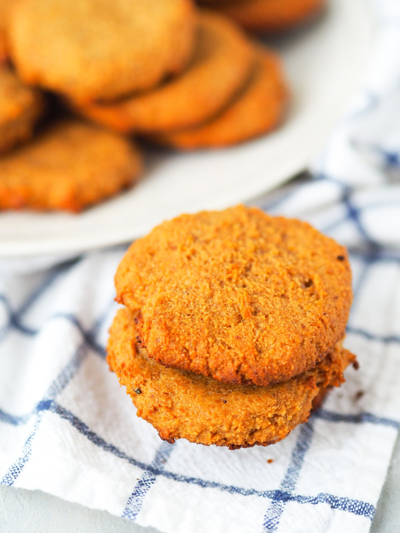 Low Sugar Cinnamon Raisin-Spice Cookies Recipe — Registered Dietitian ...