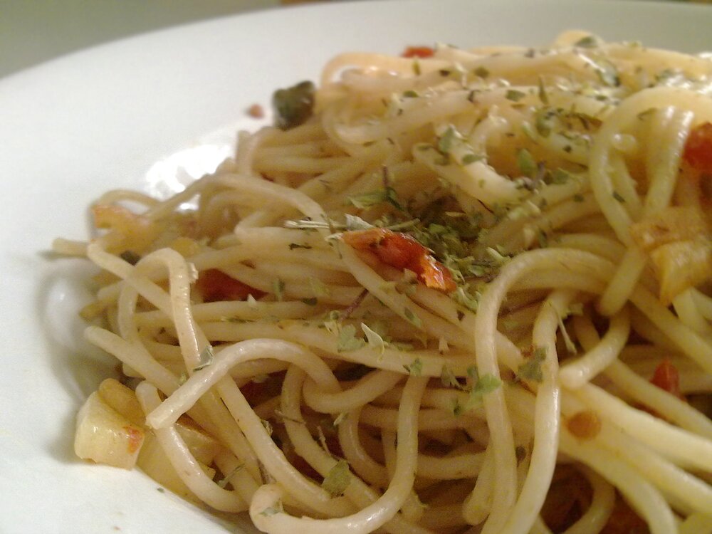 Gluten-Free Spaghetti with Garlic and Olive Oil (Spaghetti Aglio e Olio)