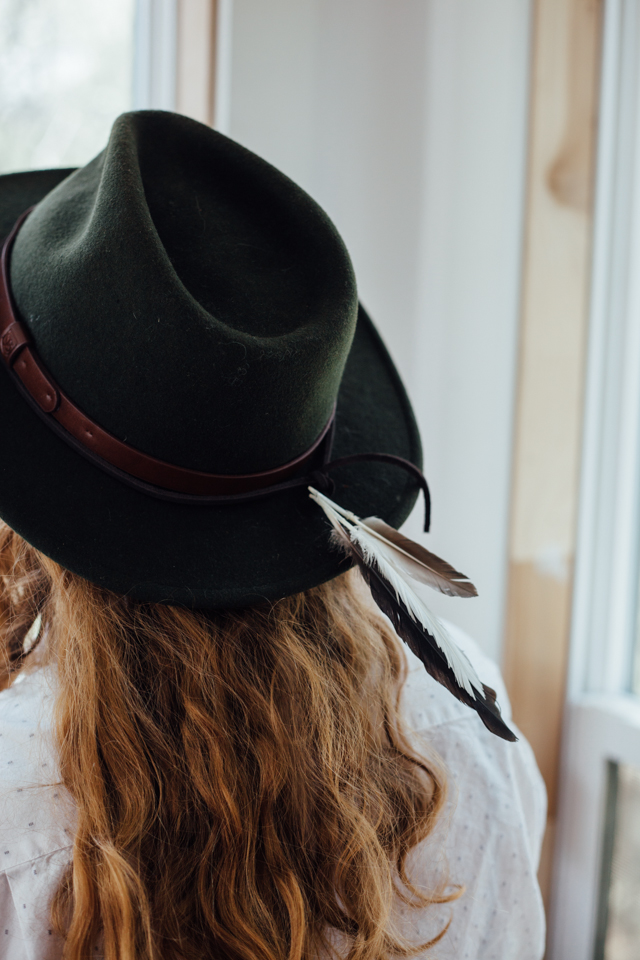 DIY // Feathers in a Hat — goldmine