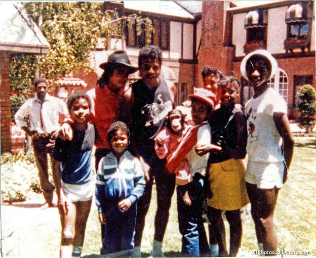 Michael Jackson, Jackie Jackson, Bubbles, and family at Hayvenhurst