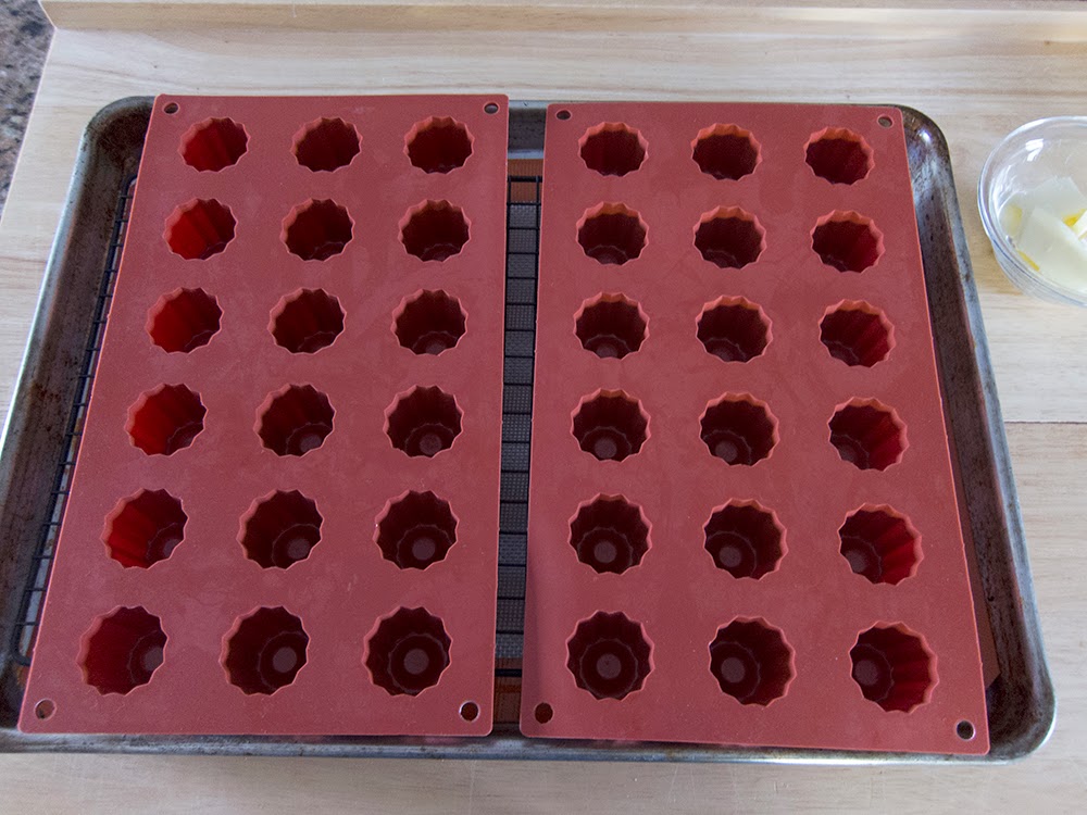 de Buyer - Silicone Mold - Elastomoule / 9 Portions Mini-Muffins