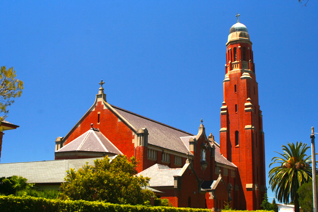 已被維州政府列為歷史遺蹟的Bairnsdale鎮上的聖瑪麗亞教堂。