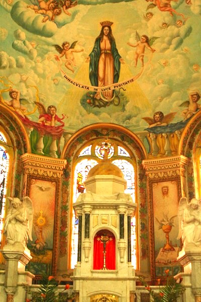 教堂內的壁頂畫。