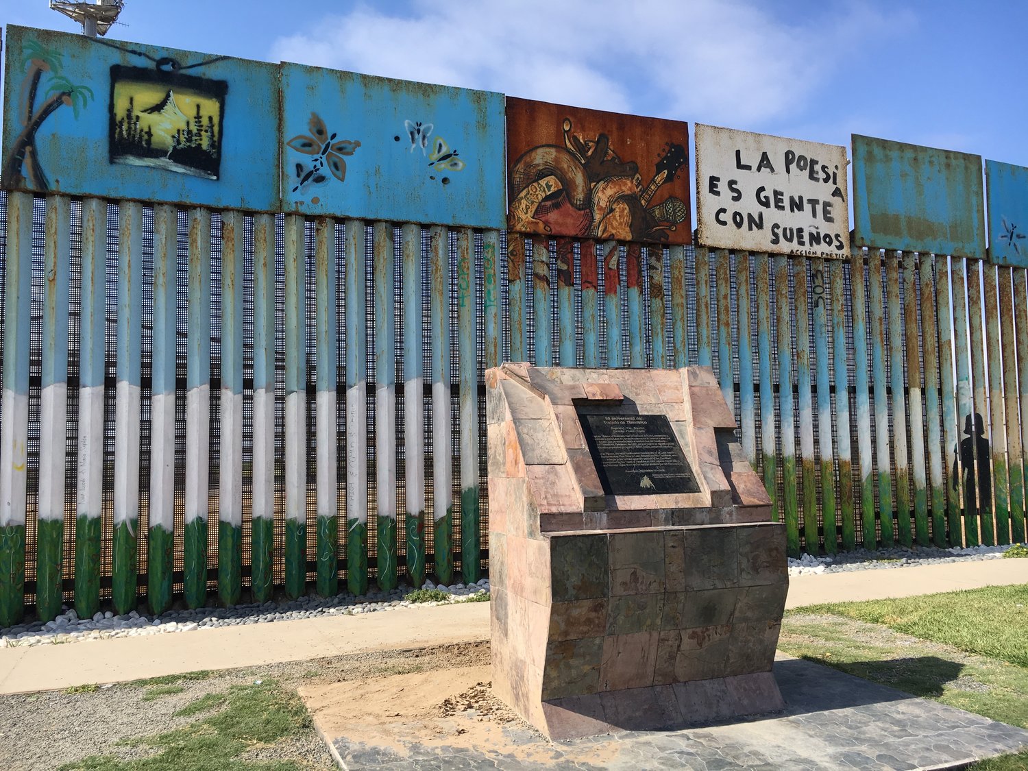 Frontera México USA en Tijuana cerca de la playa