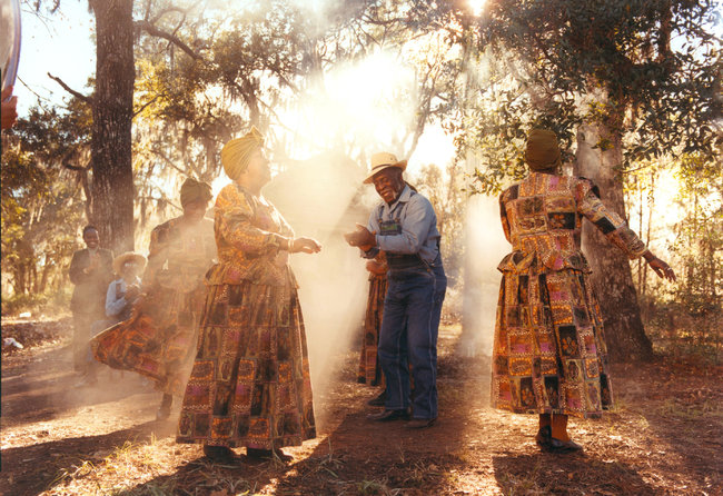 A gathering of clandestine woods in one of the southern states Tyler Hicks / The New York Times - The McIntosh County Shouters in a performance of a ring shout in Eulonia, Ga., In 2004.