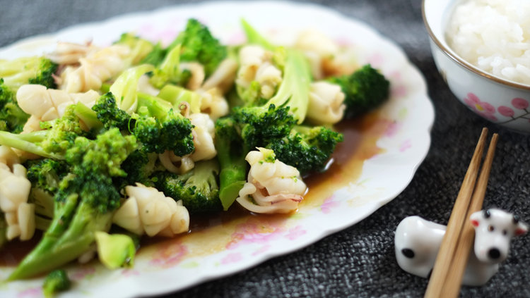 Broccoli and Squid Stir-fried in Hoisin Sauce | Super Easy And Flavorful Stir Fry Recipes | Homemade Recipes