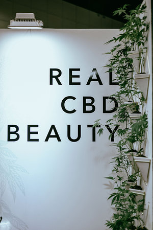 LA BeautyCon 2019 Booth Wall reading "Real CBD Beauty."