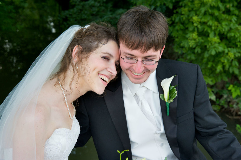 Alison and Justin marry in Columbus, Ohio. Their wedding officiant was Damian King.