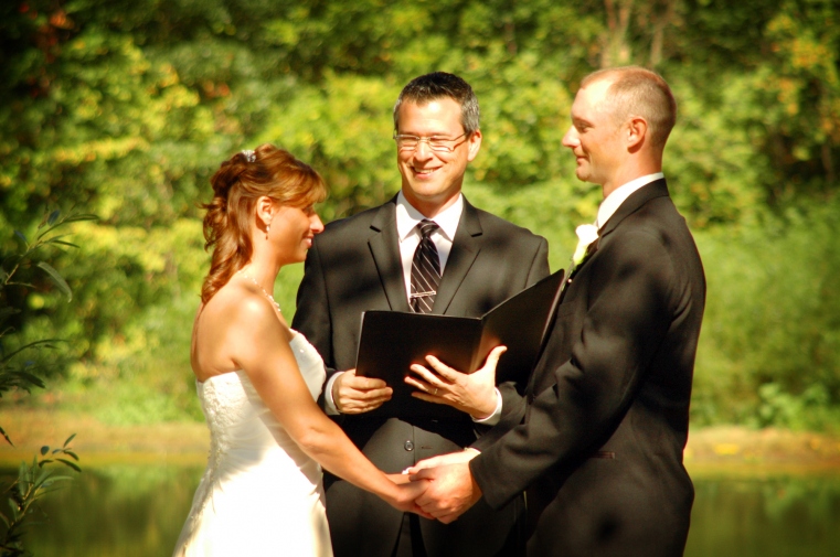 Wedding officiant in Columbus is Damian King for Shiela and Chris 2