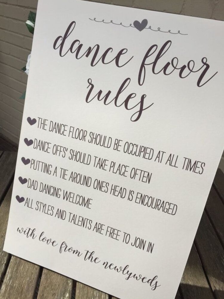 Funny-Wedding-Day-Signs-Encourage-Dancing