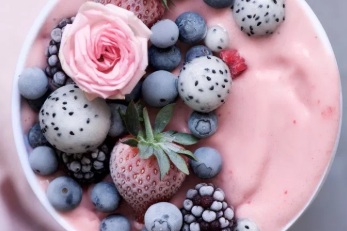 strawberry+smoothie+bowl.jpg