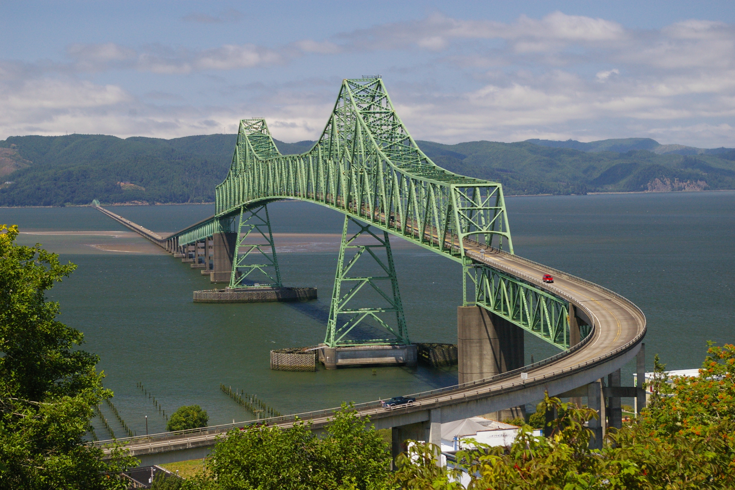 Astoria: Best Things To Do, Best Places To Eat, & Where To Stay ...