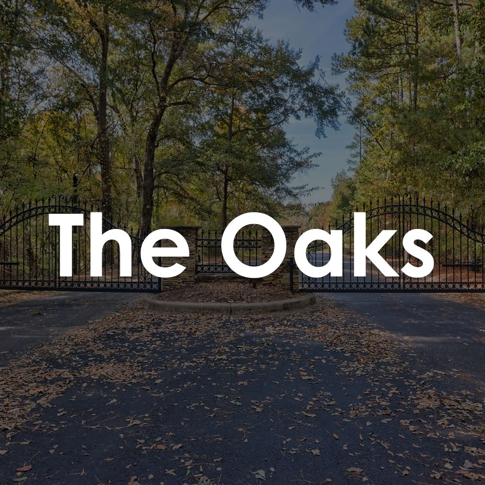 The Oaks. Well-manicured private entrance