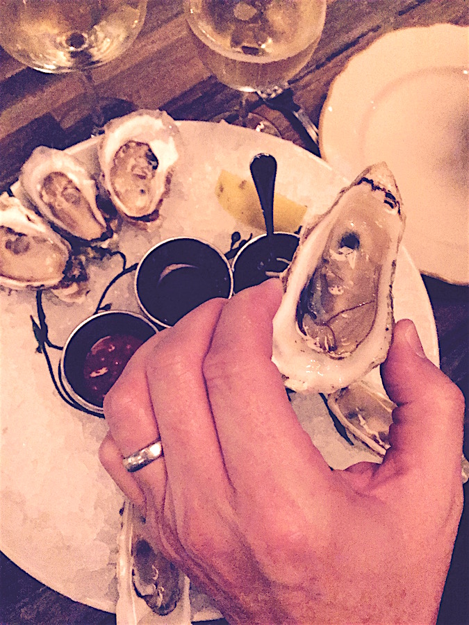 the-ordinary-charleston-steve-hand-oyster