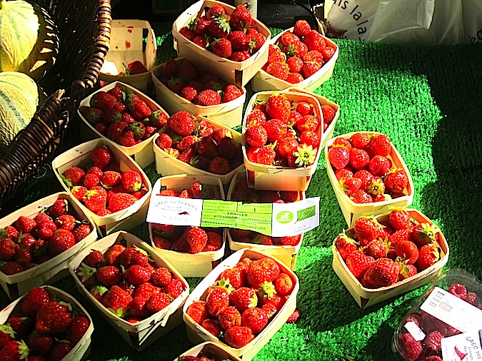 postcards-from-paris-market-strawberries-redo