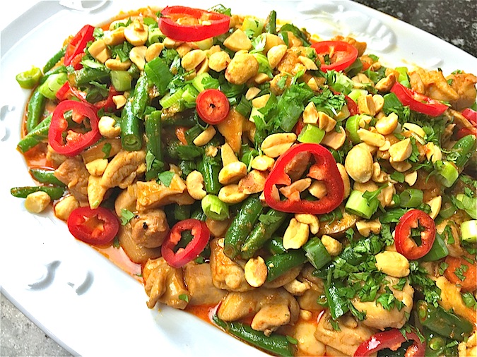 red-curry-chicken-green-bean-stir-fry-platter-closeup