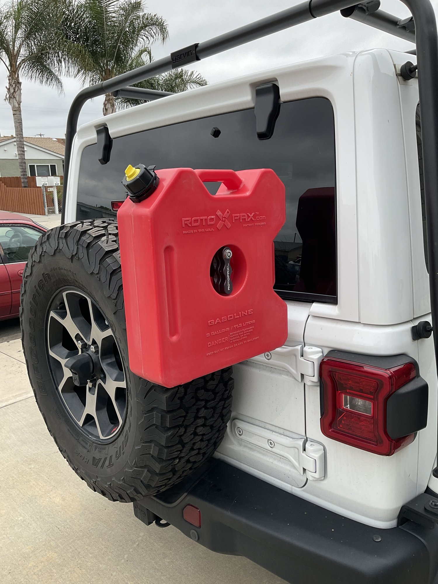 Jeep JL Rotopax Mount, Factory Tailgate (#20400, 20401) — Garvin Industries