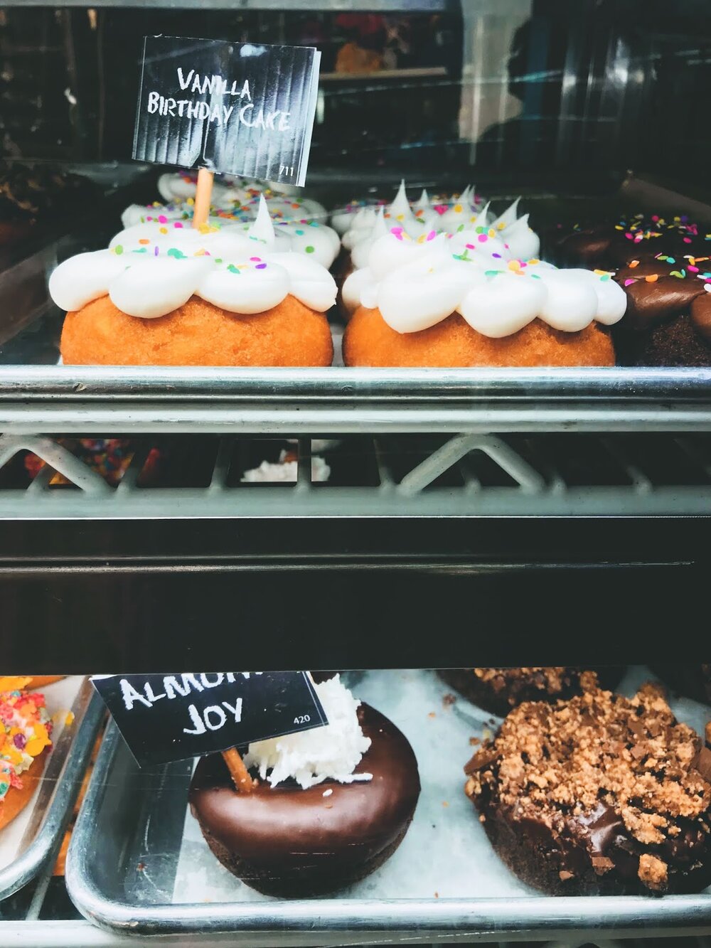 Weekend Fun: Happiness Is The MAJOR Key, OH WOW Donuts And The Art Of Smiling More!