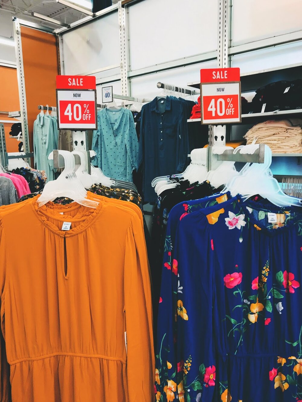 Shopping In City: Looking For Cute Summer Things + Why Are They Selling Long Sleeves?