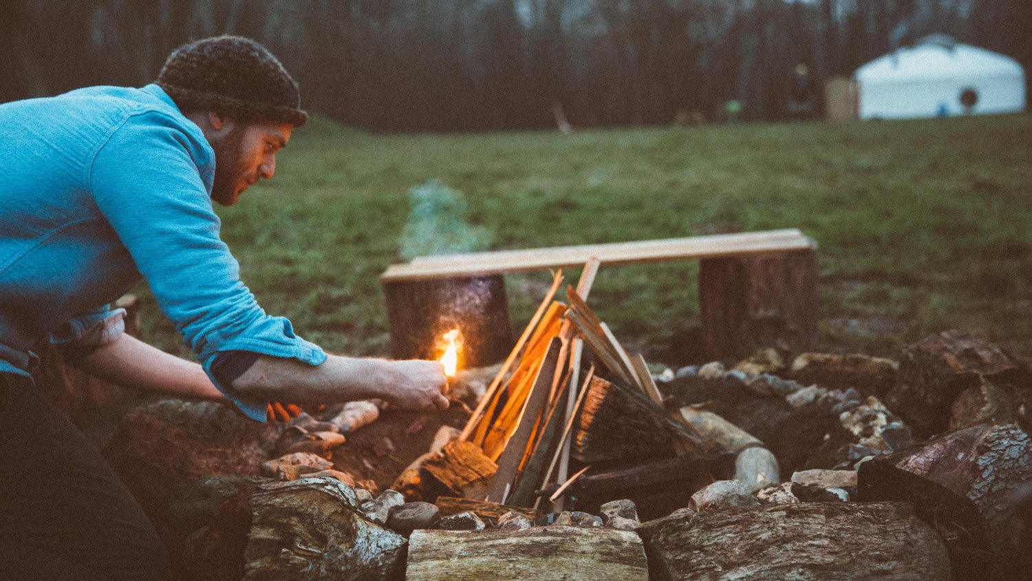 How to make a campfire — Round the Woods