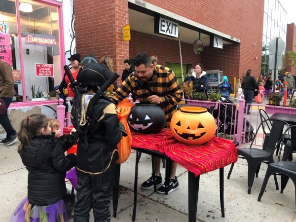Trick or Treat on Southport On Mon, Oct. 25 — Lakeview Roscoe Village ...