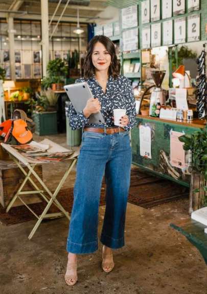 Wide legged trousers and jeans outfits for petite women — Lisa Gillbe Style