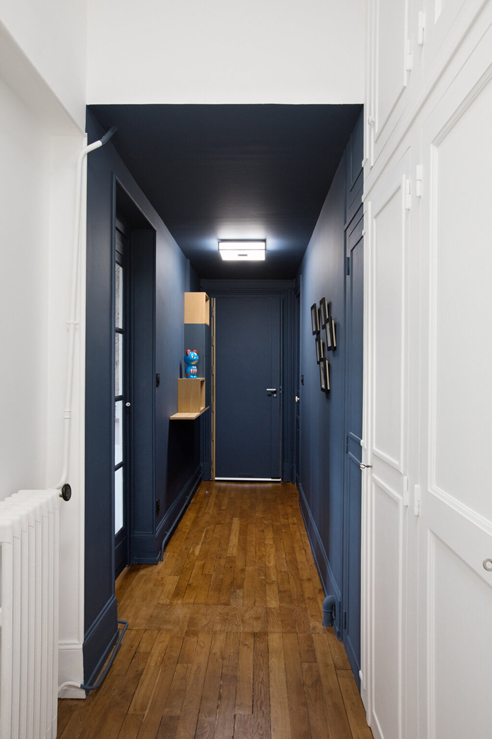 ilaria fatone - un couloir en bleu
