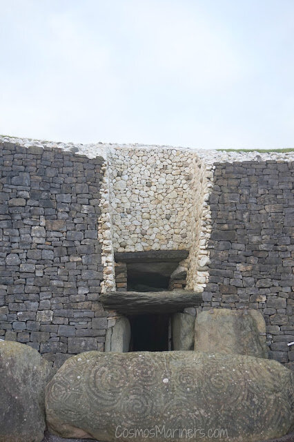 Newgrange: Ireland's Mysterious Neolithic Site | CosmosMariners.com