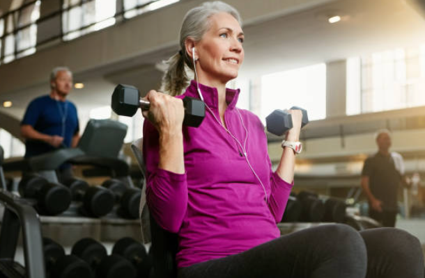 How To Build Muscle If You’re A Woman Over 40 — Rhodes To Strength