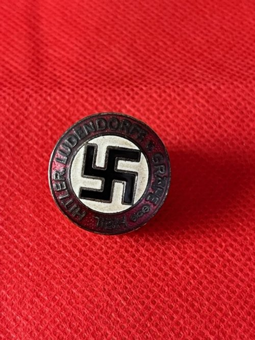 Uniform Item: Original German Heil Hitler Ludendorff von Grafe Pin ...