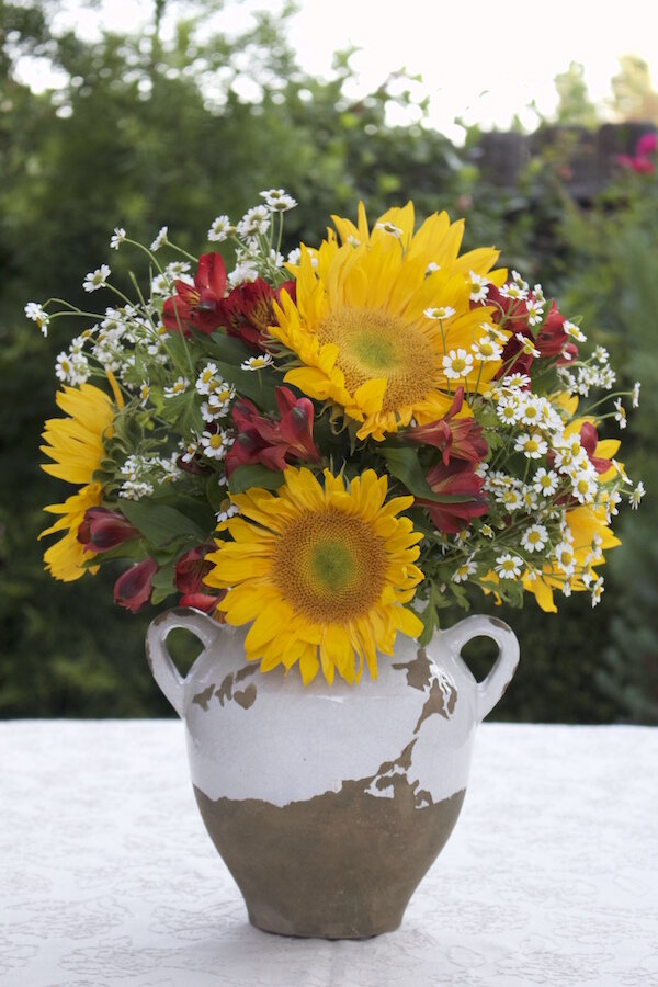Farmhouse Floral with Sunflowers - www.gildedbloom.com