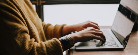 Filling in the protocol on a laptop