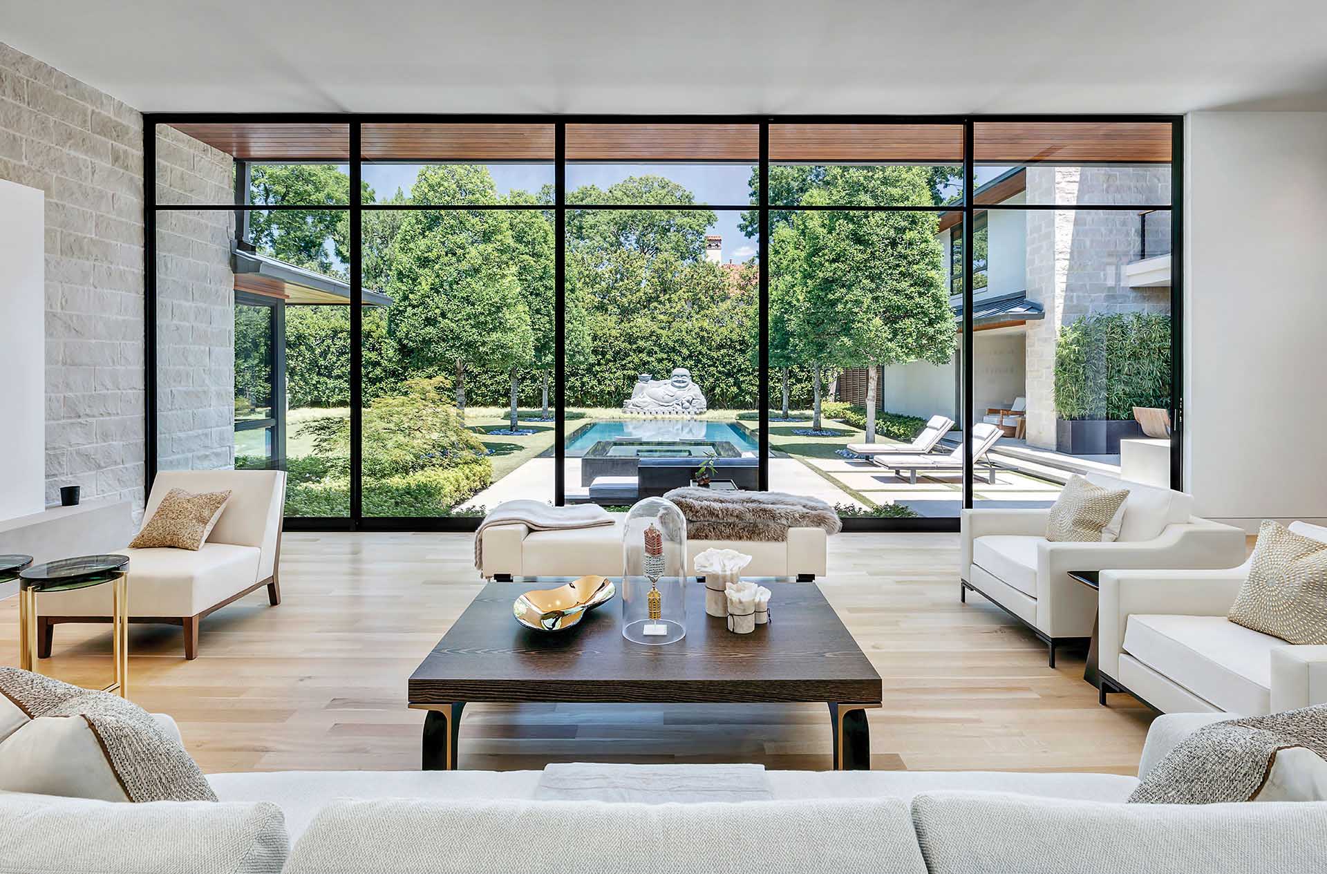 An AIA Home Tour comfortable modern contemporary living room featuring a modern fireplace designed by Bernbaum/Magadini Architects.